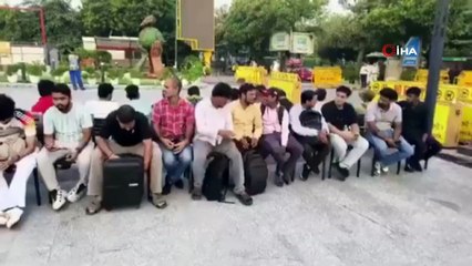 İphone kuyruğunda birbirlerine girdiler!