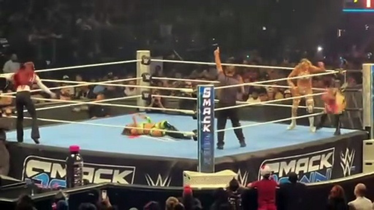 Charlotte Flair & Alexa Bliss vs Chelsea Green & Alba Fyre Full Match - WWE Smackdown 9/19/2025