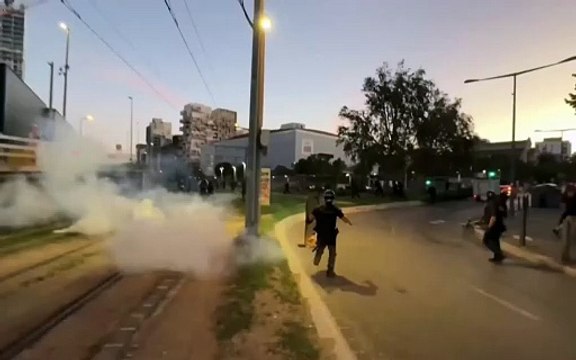 Le parquet de Marseille ouvre une enquête après la diffusion d'images devenues virales sur les réseaux sociaux, montrant une jeune femme violentée par des policiers