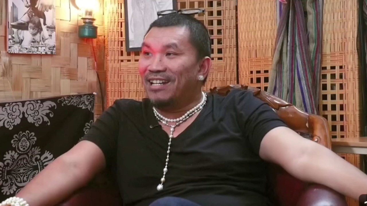 Komedian Mongol kehilangan Rp 53 miliar setelah dipinjam calon gubernur. Kini hanya tersisa Rp 112 juta, ia memilih pindah ke Bali