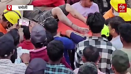 पिता 16 घंटे बाद जिंदा बचे पर नहीं बच सकी मां-बच्चों की जान, आखिरी सांस तक मां के सीने से चिपके रहे जुड़वां भाई