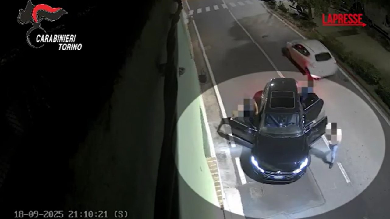 Agguato da film nel Torinese: 63enne ferito a colpi di pistola davanti al figlio, arrestata la banda