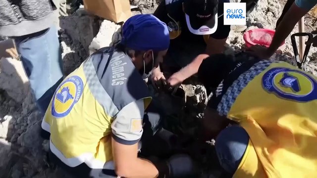 Recuperados 25 cadáveres de una fosa común cerca de Damasco, se cree que hay al menos 175 personas
