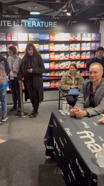 Ma rencontre avec Makoto Yukimura, le mangaka de Vinland Saga 🙏🏻 Merci aux éditions Kurokawa de m’avoir accordé cet immense honneur (Sa réponse à ma question >> explorateur ⛵️)