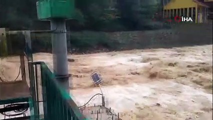 İkizdere Deresi sel sonrası coştu