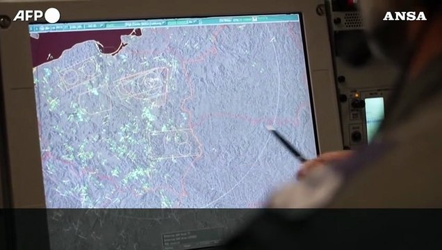 Un Awacs della Nato pattuglia i cieli polacchi in un contesto di crescenti tensioni
