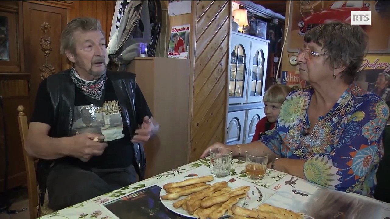 Johnny Hallyday – 05 décembre 2018 – Fans de Johnny Hallyday : De la Voix et des Larmes (RTS)