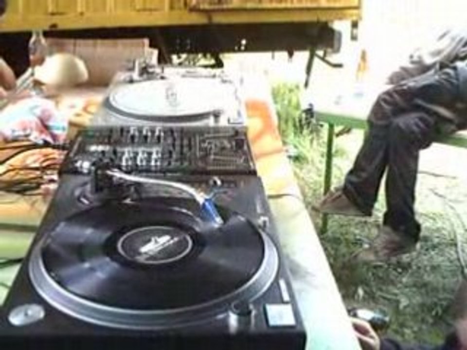 alienduch_drum'n'bass mix part II_mixtomatoz party