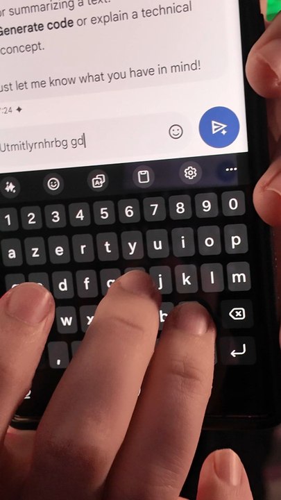 Voici comment mieux utiliser le clavier de ton téléphone #astuce #astuces #tips #tipsandtricks #smartphone #téléphone #tech #astucetech