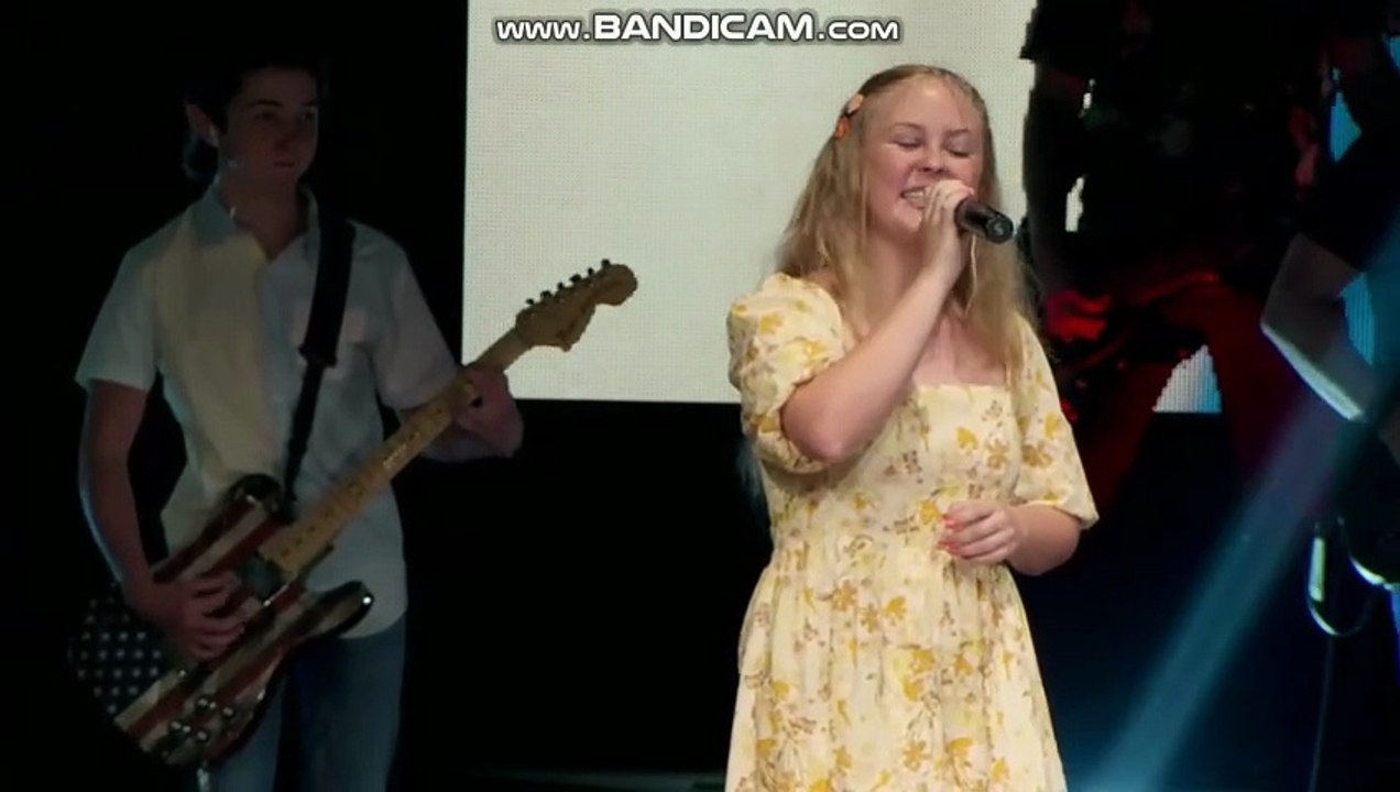 Savvy Anderson sings a Father's Day song