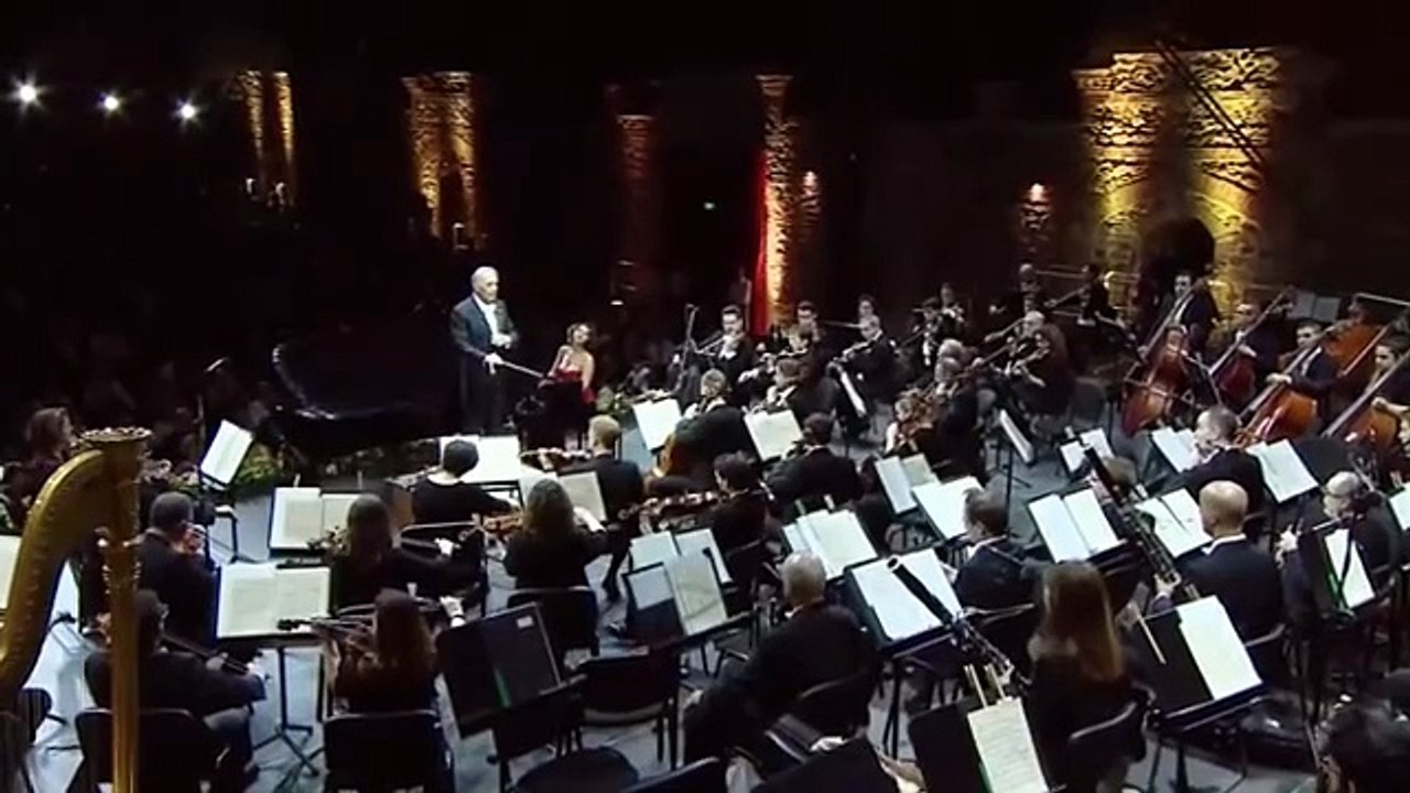 Khatia Buniatishvili Schumann A minor Concerto