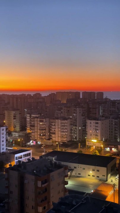 صباحكم سعادة وراحة بال، وقرب من الله يشرح الصدر ويُطمئن القلب.