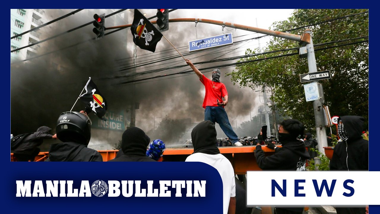 Protesters throw rocks and burn a ten-wheeler truck in Ayala bridge