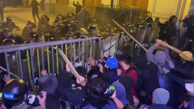 Protestas de la ‘GEN Z’ en PERÚ: enfrentamientos con la POLICÍA en LIMA por las PENSIONES y la INSEGURIDAD