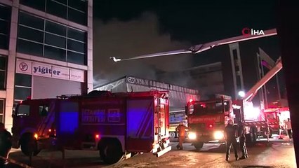 İstanbul'da korkutan yangın: Sevkiyat deposu küle döndü