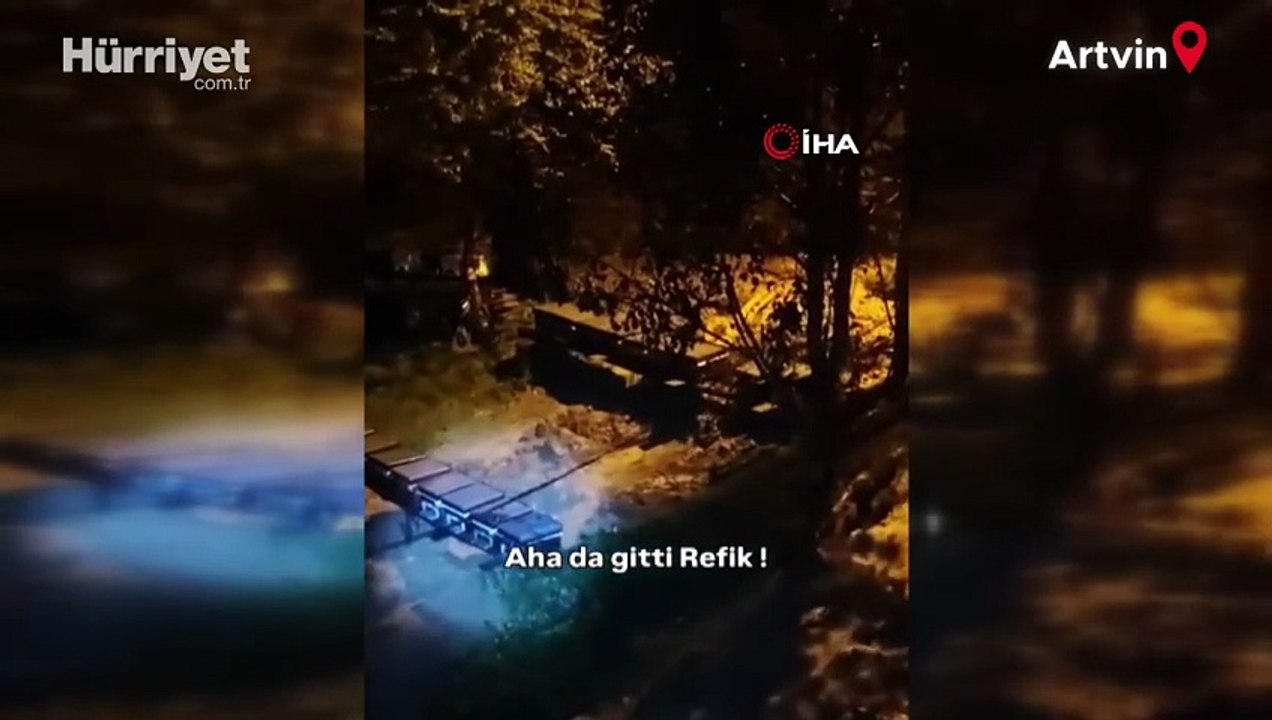 Artvin'in Borçka ilçesinde arı kovanları gece sel suları ve heyelana kapıldı