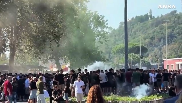 Derby Lazio-Roma, momenti di tensione tra i tifosi giallorossi