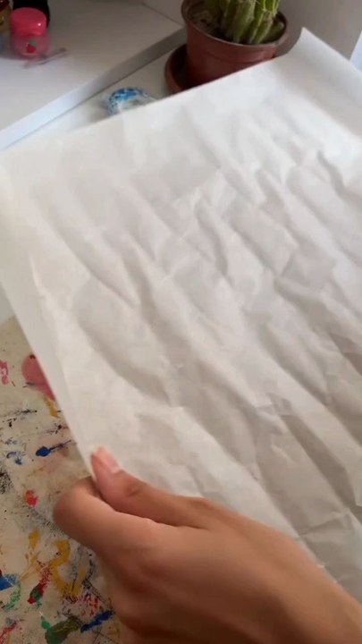 DIY Room Décor Idea via: @roseart__8Give your space a fresh touch with this simple DIY room décor idea! Using affordable and creative materials, you can add personality, warmth, and style to any corner of your home.