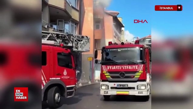İstanbul'da 2 katlı binanın çatısında çıkan yangın bitişikteki binaya sıçradı