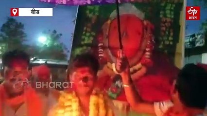 गेल्या सतरा वर्षांपासून माहूरगड ते बेलगाव पायी ज्योत; ज्योतीचे आष्टीत जंगी स्वागत, पाहा व्हिडिओ