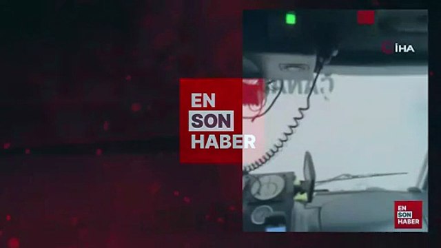 Çanakkale'deki orman yangınında orman işçileri alevlerin arasında kaldı