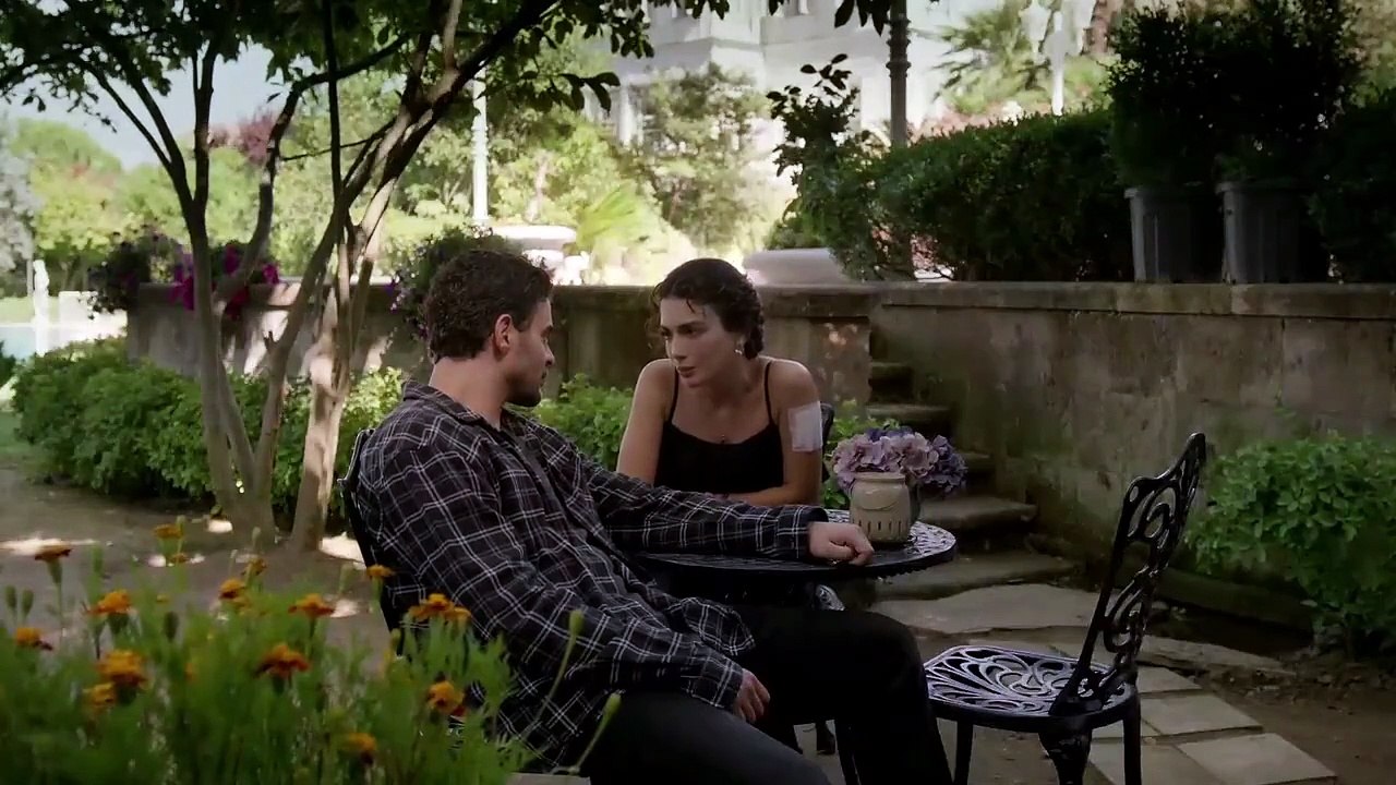 مسلسل عيناك كالبحر الاسود الحلقة 13 الثالثة عشر...