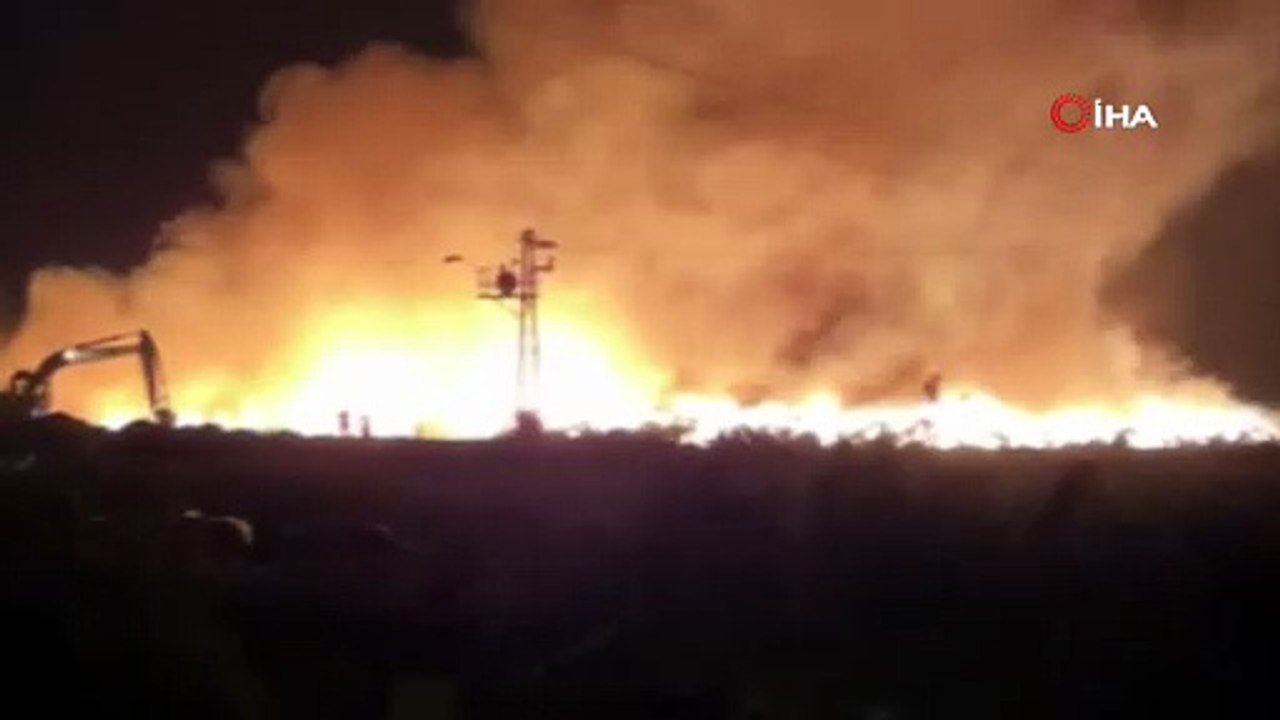 Adana’da geri dönüşüm fabrikasındaki yangın 14 saattir devam ediyor