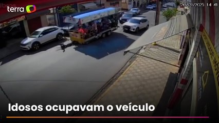 Trenzinho se solta e desce morro desgovernado com turistas em MG