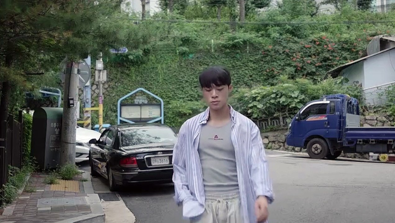 Romancing the Ghost (2025) Episode 1