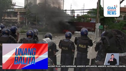 Gulong ng container truck na nakabarikada sa Ayala Bridge, sinunog | Unang Balita