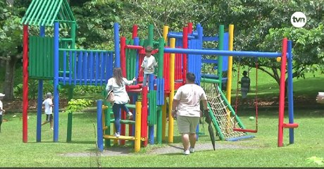 Niñas y niños despiden las vacaciones en la Parque Summit