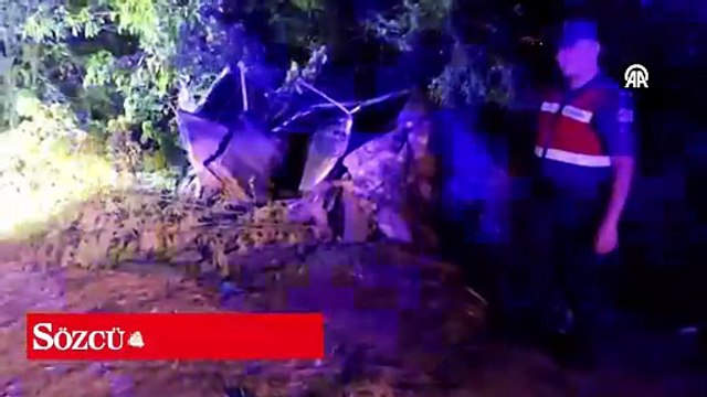 Kamyonet ile otomobilin çarpıştığı kazada 1 kişi öldü, 8 kişi yaralandı