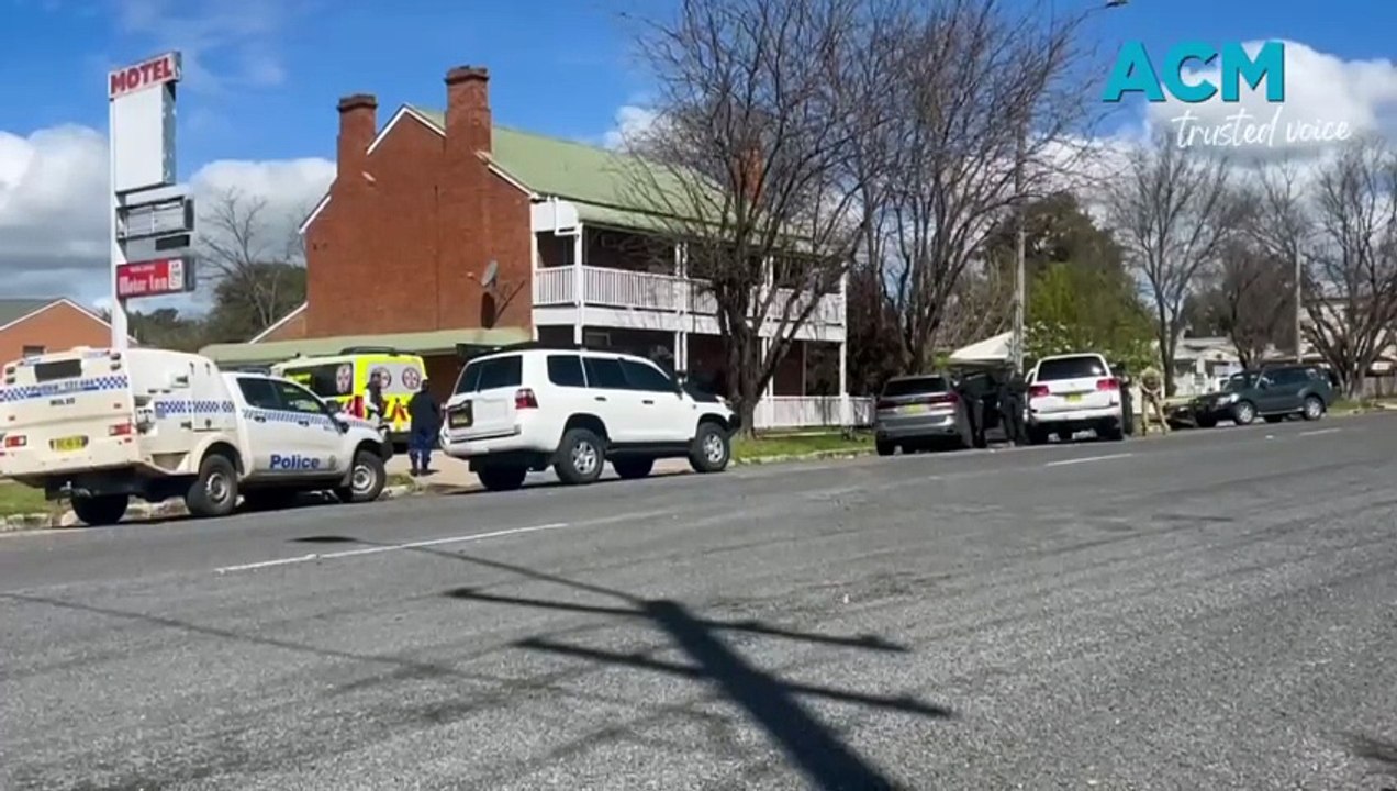 Armed police in Molong