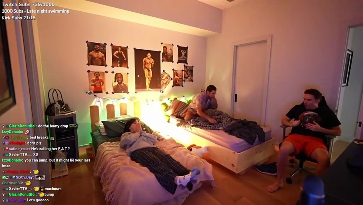 Just Chatting #30: "Julia breaks a bed"