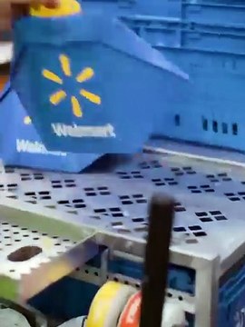 كاردي بي تحطم رقمًا قياسيًا عالميًا بإطلاق ألبومها عبر الطائرات المسيّرة