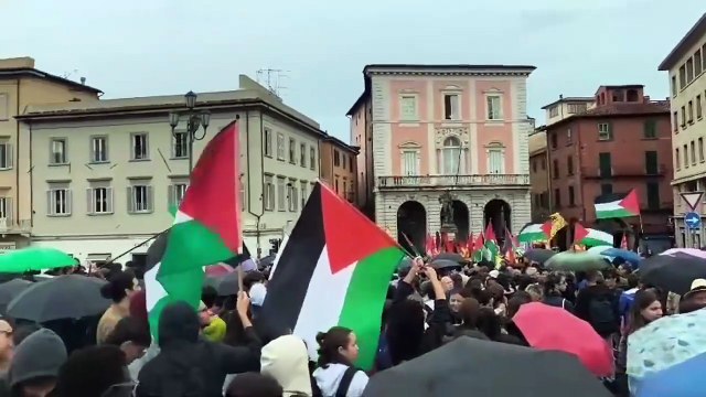 Sciopero per Gaza, a Pisa centinaia di persone in corteo
