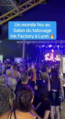 Un monde fou au salon du tatouage Ink Factory à Lyon