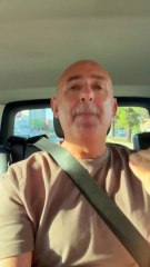 Più buche che abitanti: «Vediamoci in quel cratere»