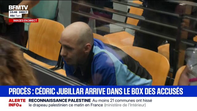 Cédric Jubillar, accusé du meurtre de son épouse Delphine, arrive dans son box pour son procès