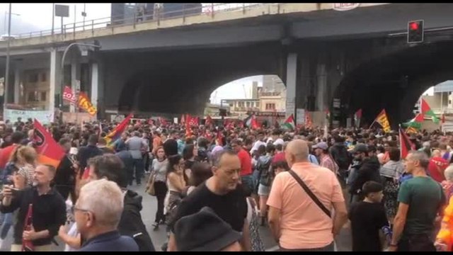 Gaza, a Genova porto bloccato per sciopero Usb e migliaia ai cortei