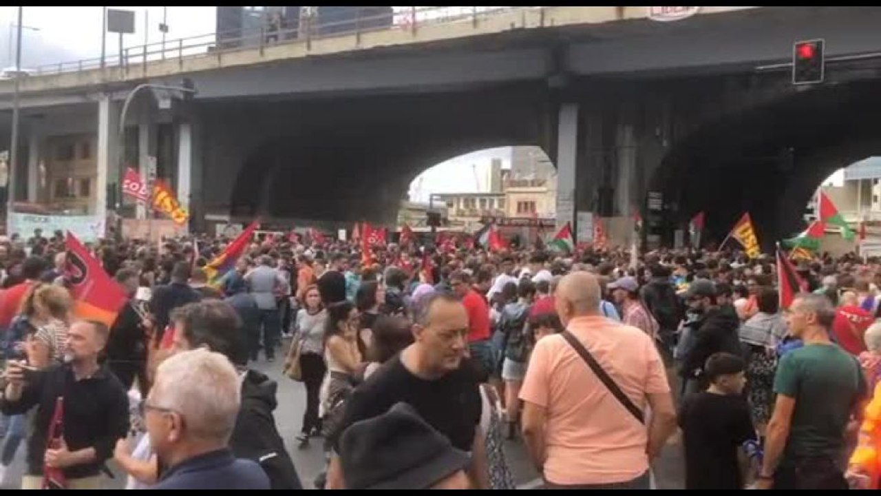Gaza, a Genova porto bloccato per sciopero Usb e migliaia ai cortei