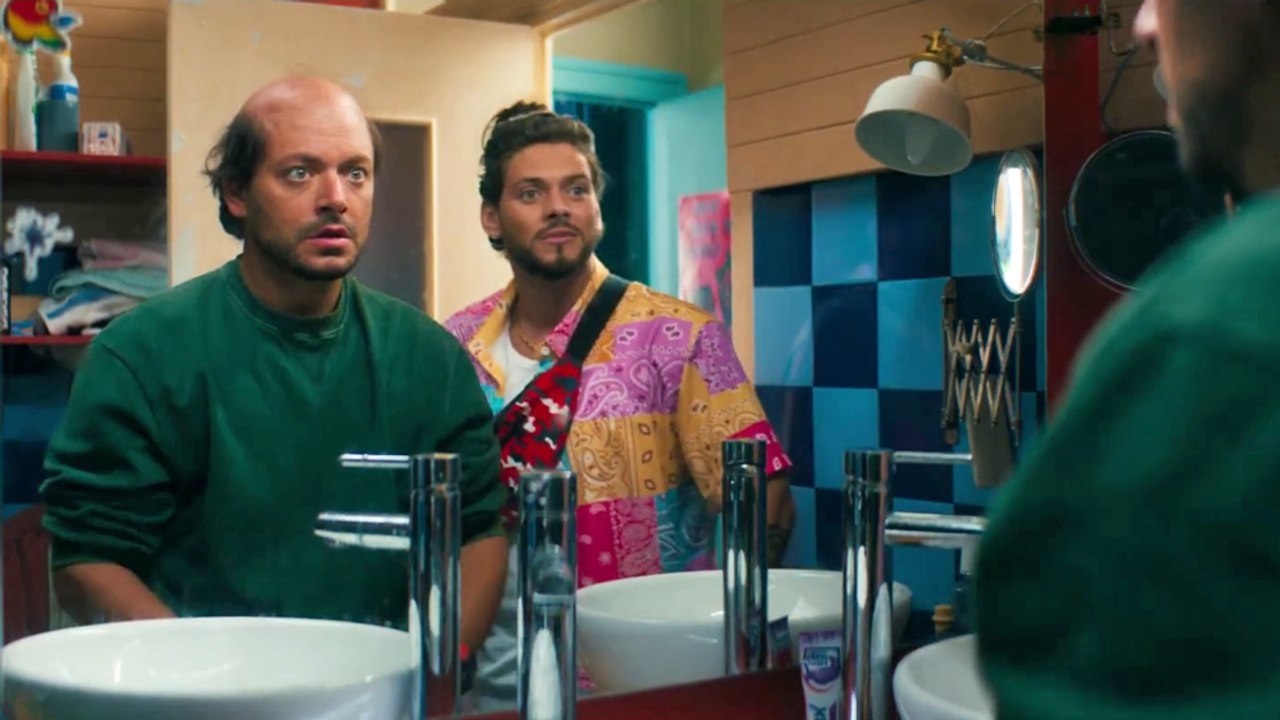 Certains l'aiment chauve Trailer OmeU