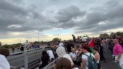Autostrada A14 occupata a Bologna: il video
