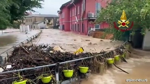 Como e provincia sommerse dall'acqua, il maltempo crea il caos