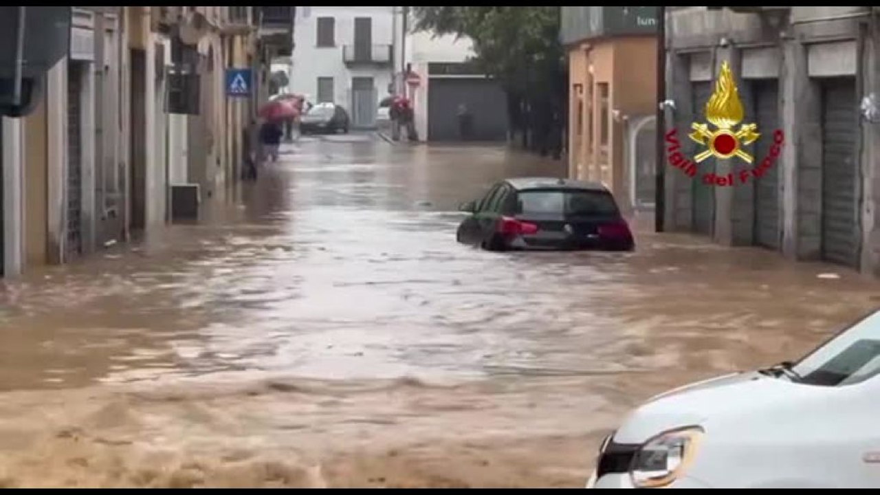 Como e provincia sommerse dall'acqua, il maltempo crea il caos