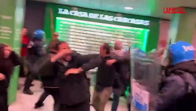 Sciopero per Gaza, scontri a Milano in Centrale tra manifestanti e polizia