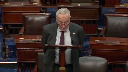 Chuck Schumer en septembre dernier: Si le gouvernement s'arrête, ce seront les Américains moyens qui souffriront le plus ... les seniors qui comptent sur la sécurité sociale pourraient être jetés dans le chaos."