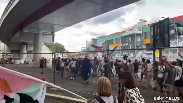 Sciopero per Gaza, il corteo a Roma sotto la tangenziale est