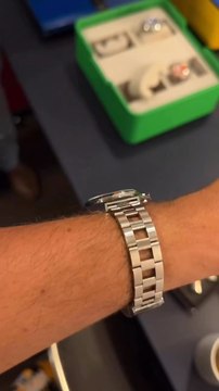 Ce peps très années 60 nous fait du bien sur cette #zenith en cette rentrée ! #horlogerie #montres #watches #usm #zenithusm #zenithelprimero