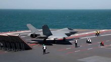福建、戦闘機と早期警戒管制機による初のカタパルト発艦を実施